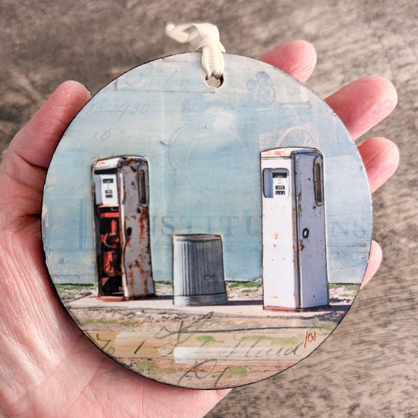 Vintage Gas Pump Ornament/Wall Art, 4"