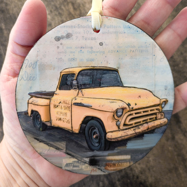 Vintage Truck Ornament/Wall Art, 4"